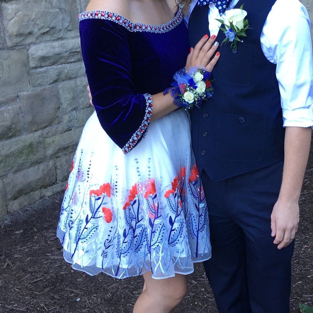 Lucci Lu Formal Homecoming Dress - Picture 4 of 4
